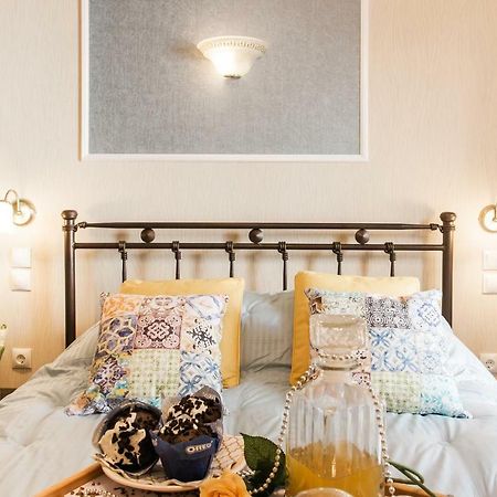Modern Antique Private rooms near to Acropolis Museum&metro station Atene Esterno foto