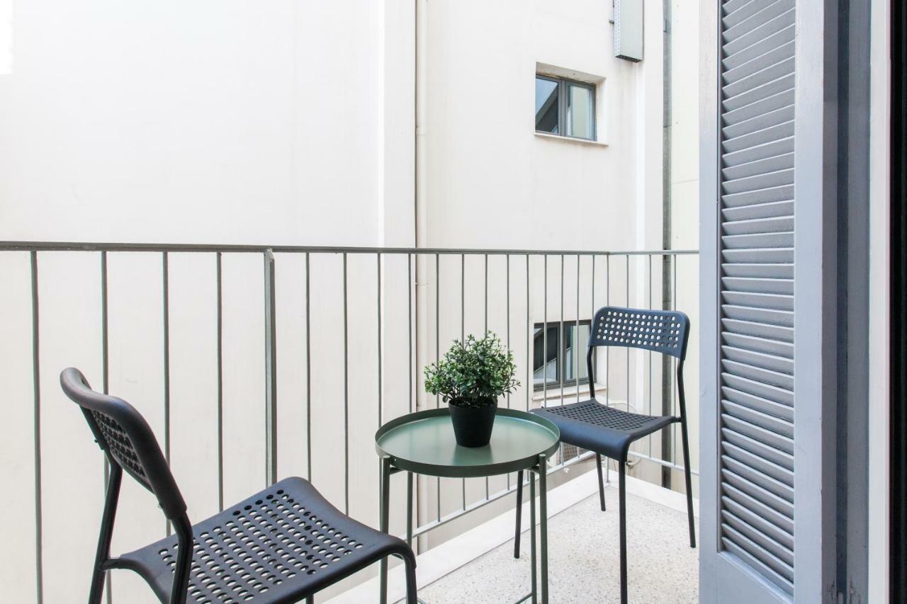 Modern Antique Private rooms near to Acropolis Museum&metro station Atene Esterno foto