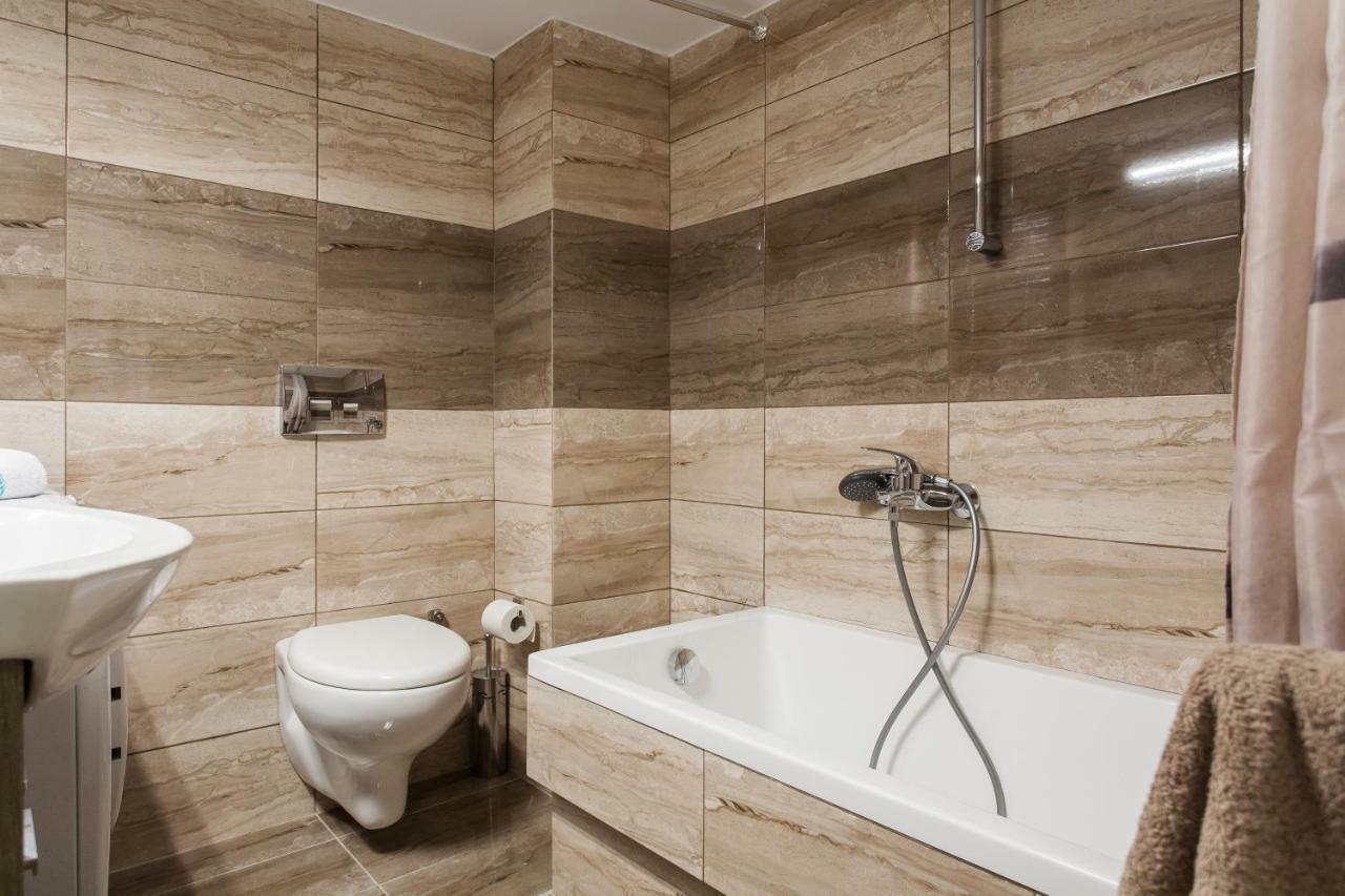 Modern Antique Private rooms near to Acropolis Museum&metro station Atene Esterno foto