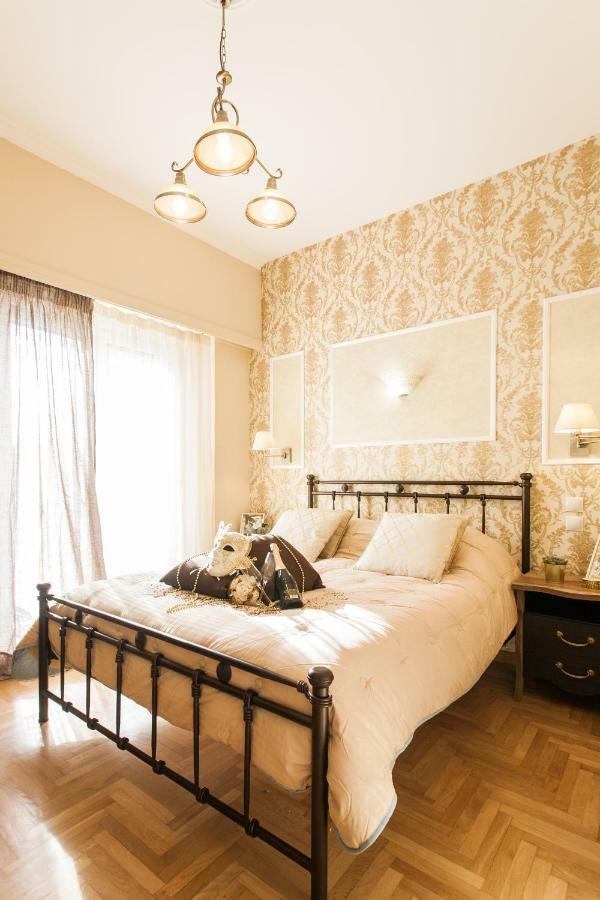 Modern Antique Private rooms near to Acropolis Museum&metro station Atene Esterno foto