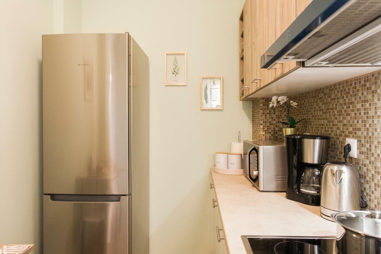 Modern Antique Private rooms near to Acropolis Museum&metro station Atene Esterno foto