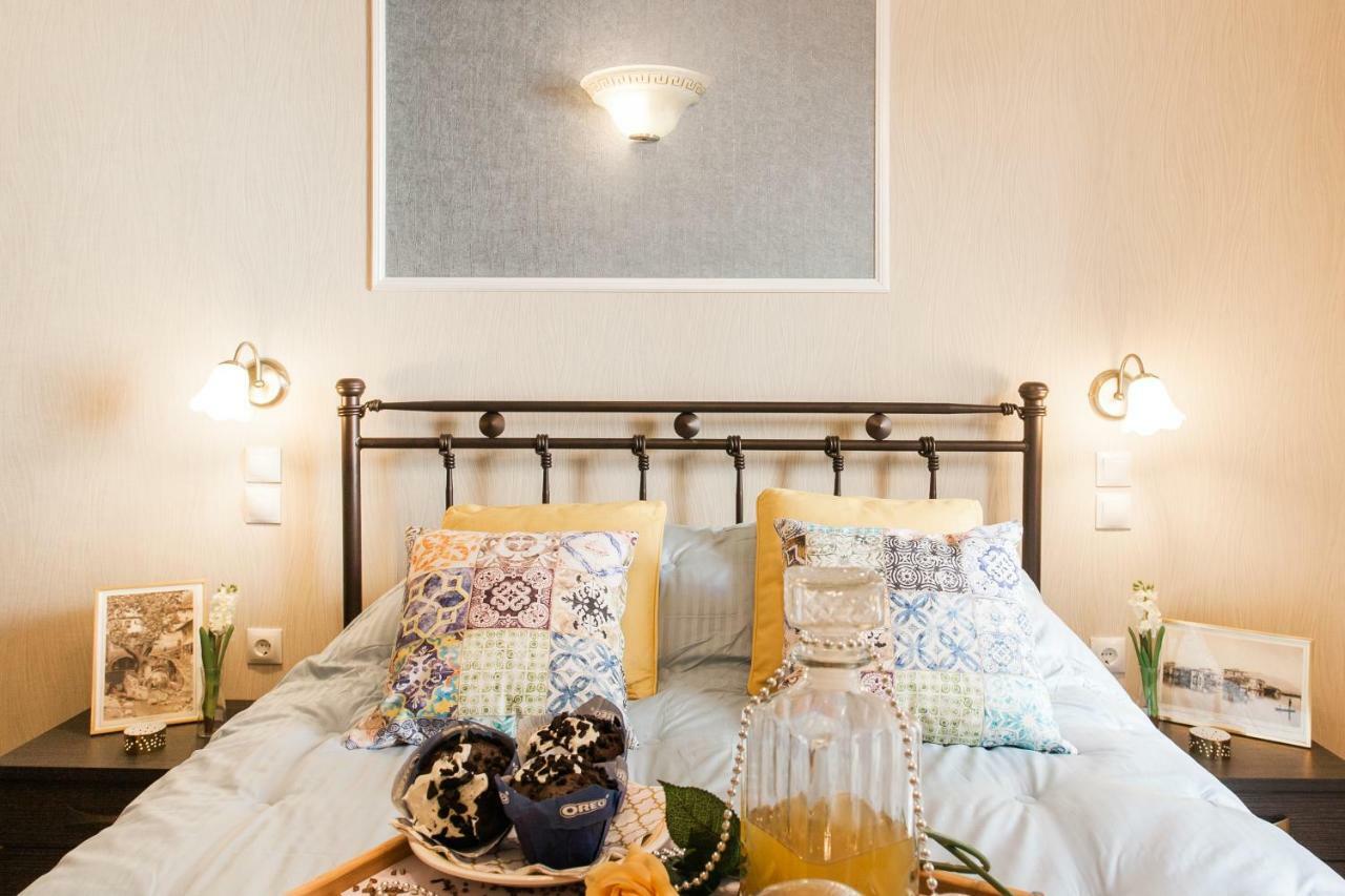 Modern Antique Private rooms near to Acropolis Museum&metro station Atene Esterno foto