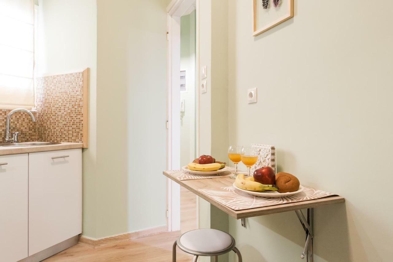 Modern Antique Private rooms near to Acropolis Museum&metro station Atene Esterno foto