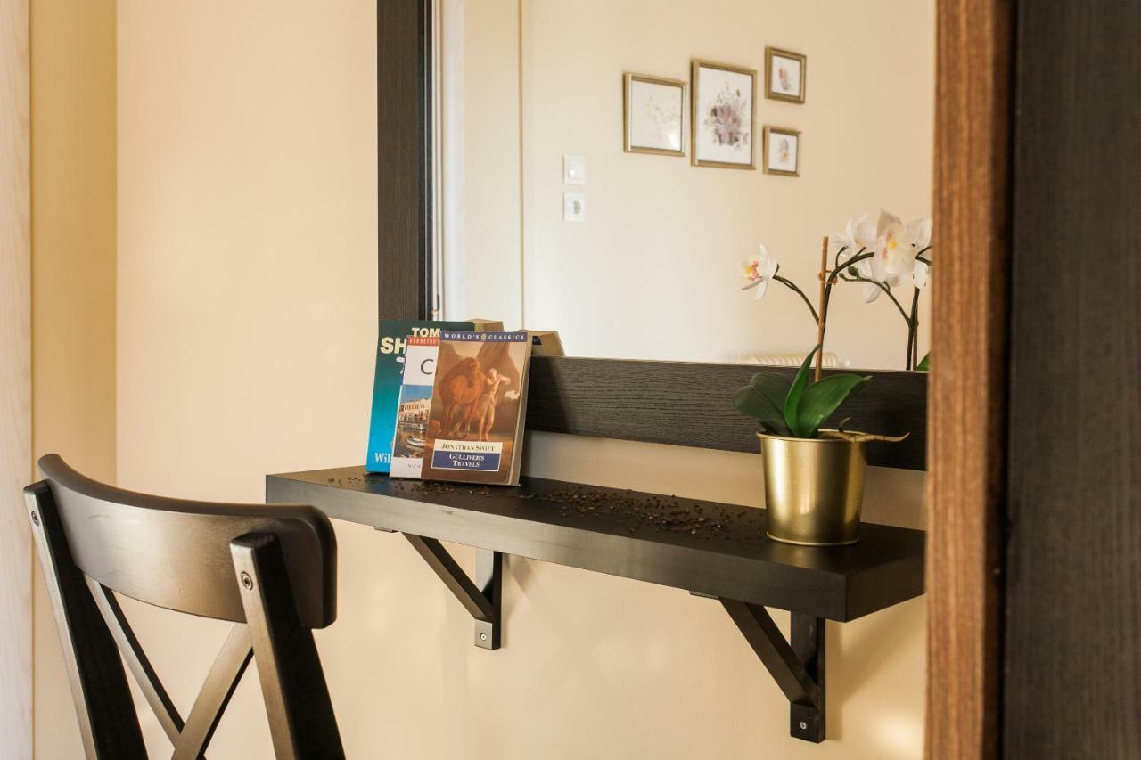 Modern Antique Private rooms near to Acropolis Museum&metro station Atene Esterno foto