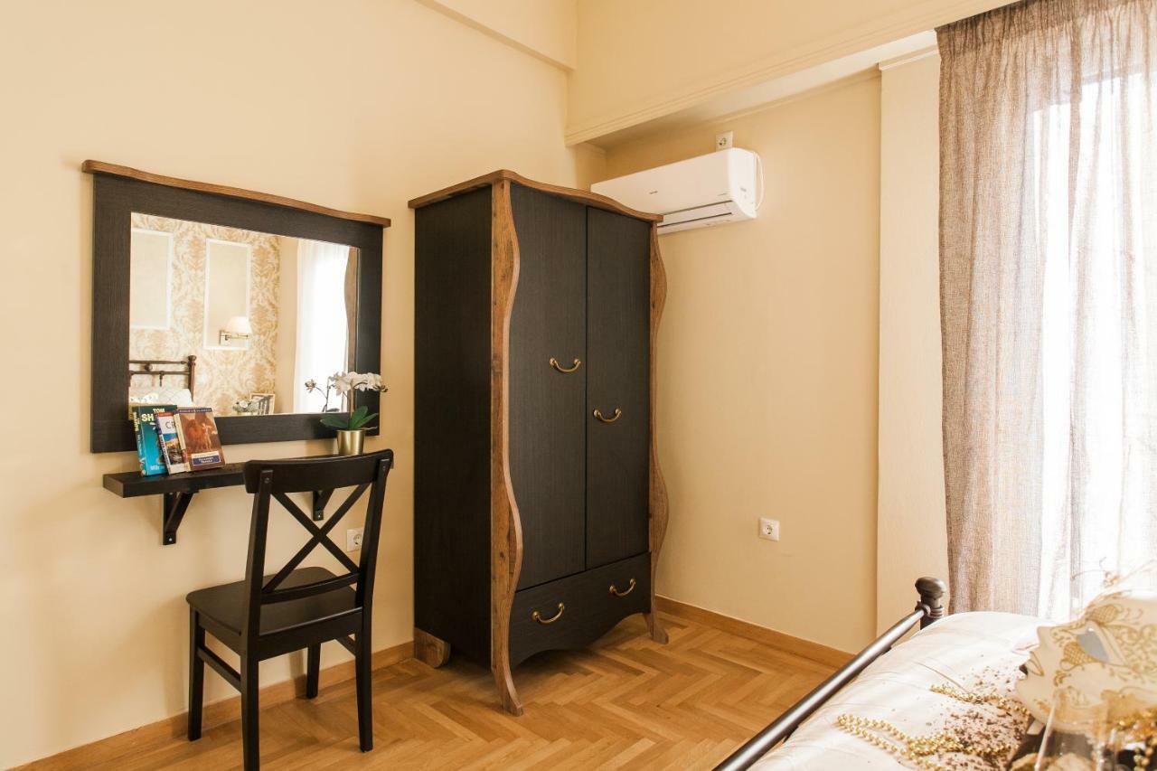 Modern Antique Private rooms near to Acropolis Museum&metro station Atene Esterno foto